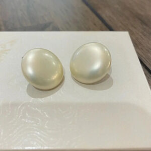 VINTAGE Marvella Clip On Earrings Cream Faux Pearl Round Button Signed 1"